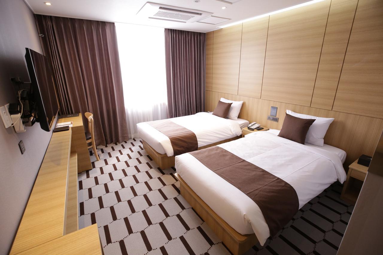 Honors Hotel Hwaseong Buitenkant foto