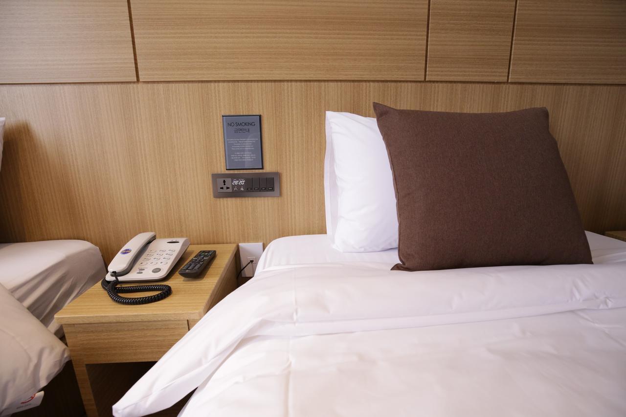 Honors Hotel Hwaseong Buitenkant foto