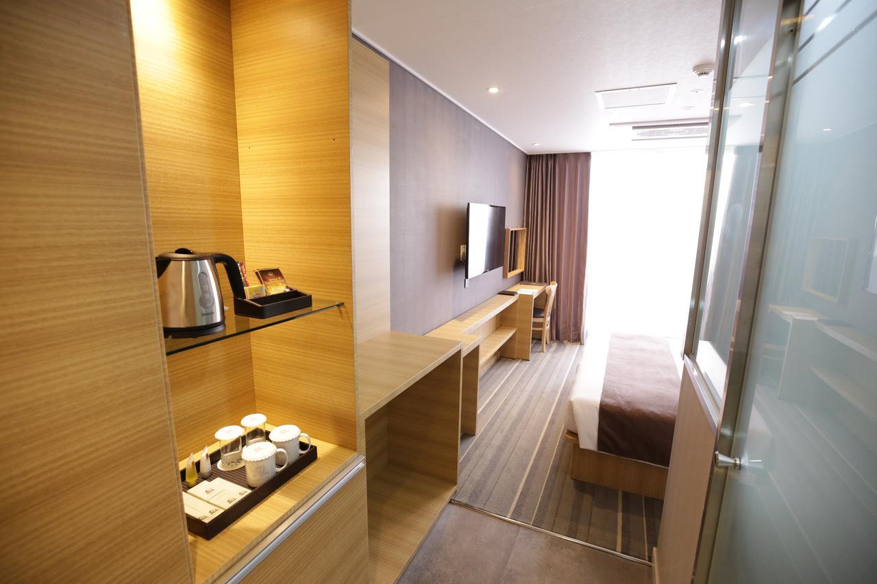 Honors Hotel Hwaseong Buitenkant foto