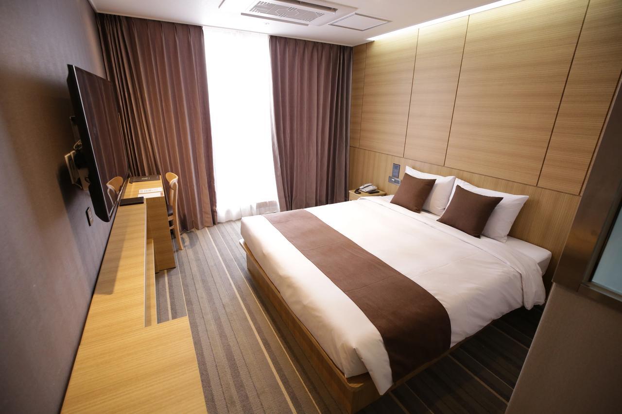 Honors Hotel Hwaseong Buitenkant foto